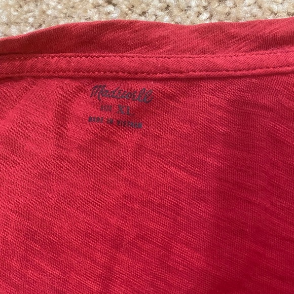 Madewell Tissue Weight Vneck Pocket Tee - Picture 3 of 4